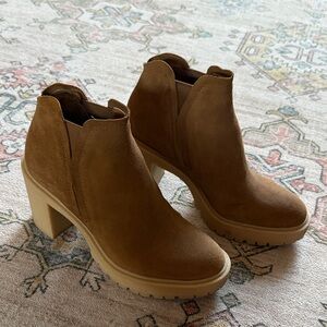Dolce Vita Tan Suede Ankle Booties